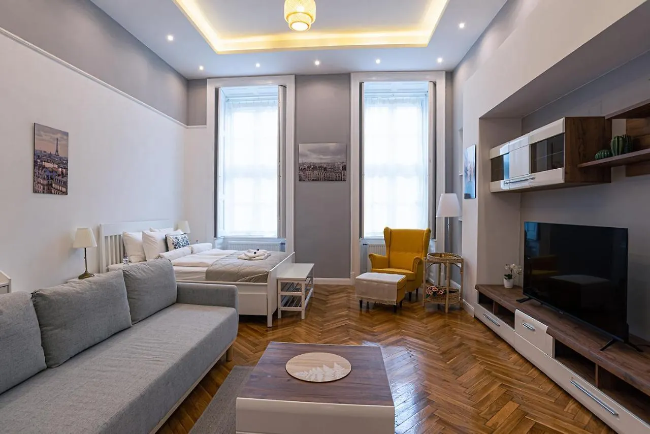 Joy Apartments On Kiraly Street Boedapest