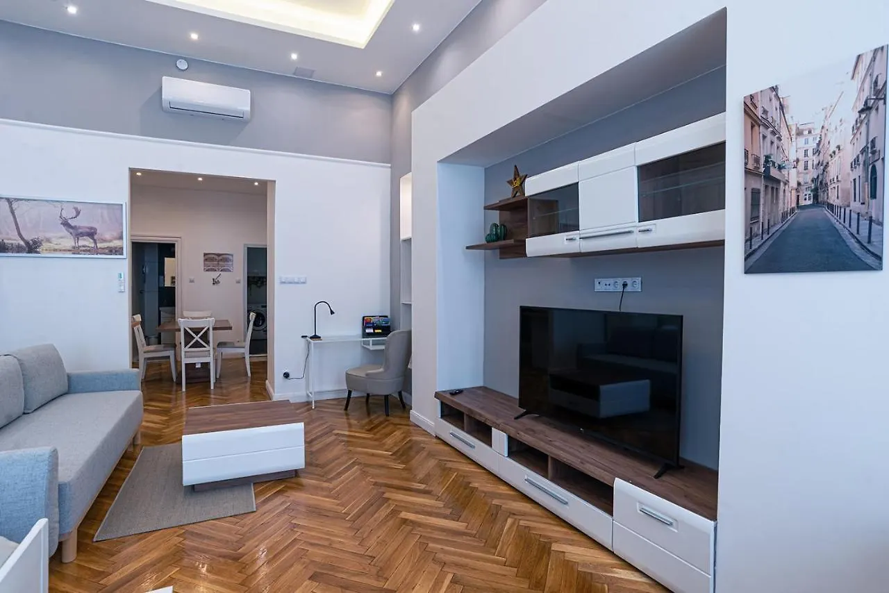 Joy Apartments On Kiraly Street Boedapest