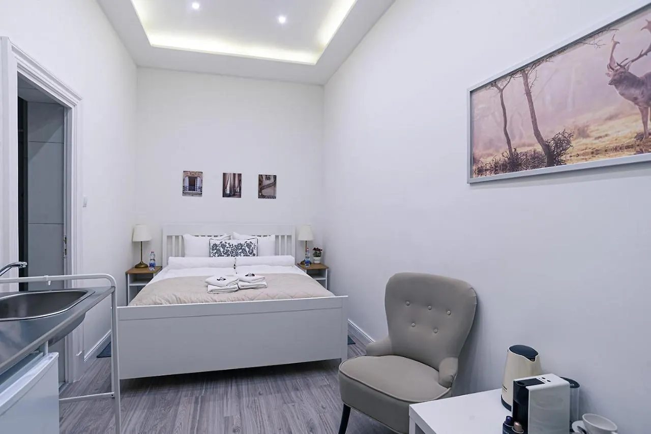 Joy Apartments On Kiraly Street Boedapest