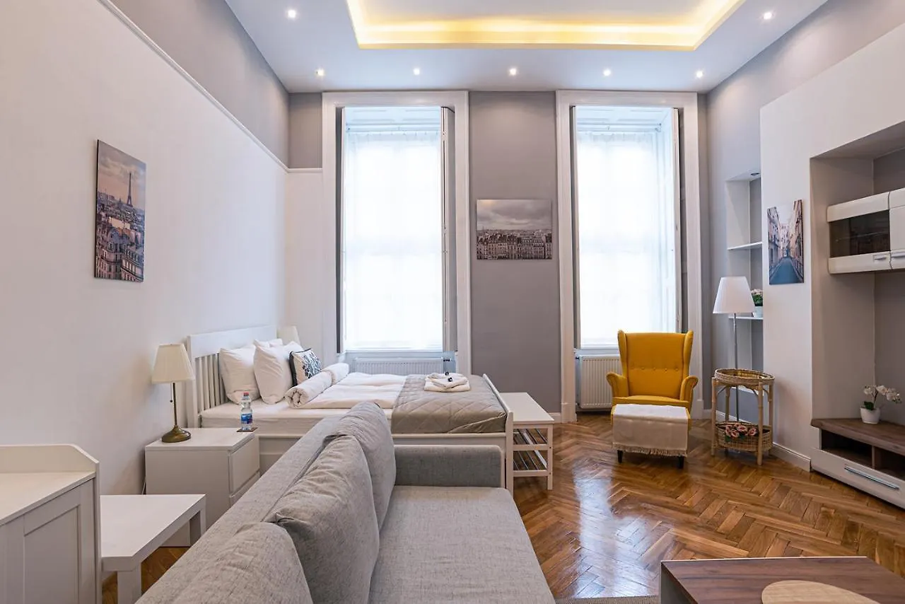 Joy Apartments On Kiraly Street Boedapest