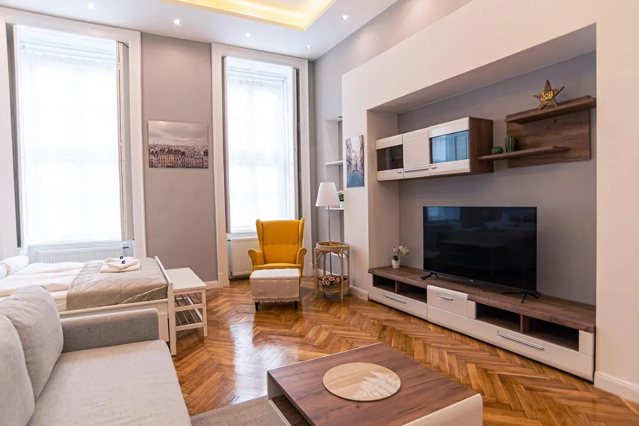 Joy Apartments On Kiraly Street Boedapest Hongarije